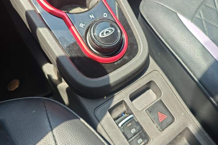 Used Chery QQ Little Ant 2022 Sweet Pink Edition Half-Sugar Version Lithium Iron Phosphate 29.2 kWh 30 kW 301 km Gear Lever