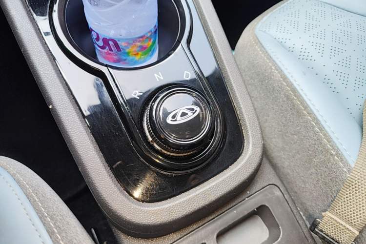Used Chery QQ Little Ant 2022 Sweet Pink Edition Half-Sugar Version Lithium Iron Phosphate 30 kW 301 km Gear Lever