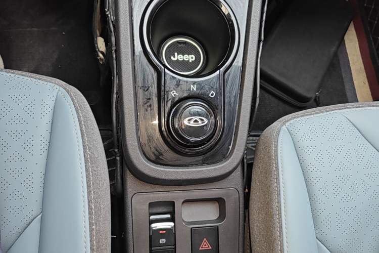 Used Chery QQ Little Ant 2022 Sweet Pink Edition Half-Sugar Version 3-Cell Lithium 30kW 301km Gear Lever
