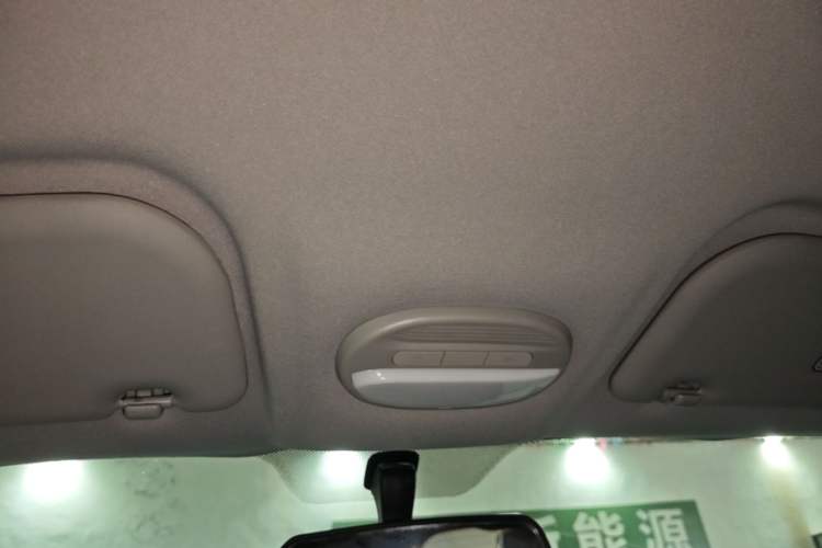 Used Chery QQ Little Ant 2022 Revised Version Sweet Pink Edition Half-Sugar Version Lithium Iron Phosphate 30.7 kWh 30 kW 301 km Headliner