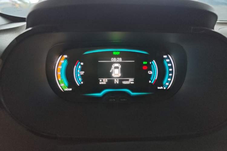 Used Chery QQ Little Ant 2022 Sweet Pink Edition Half-Sugar Version 3-Cell Lithium 30kW 301km Instrument Cluster