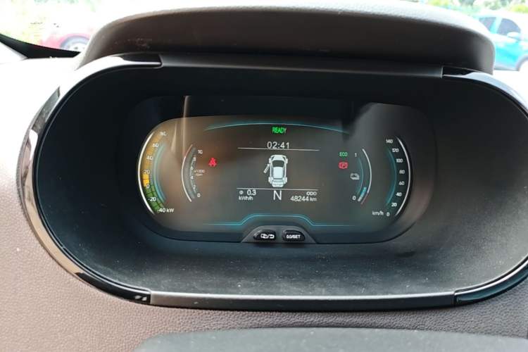 Used Chery QQ Little Ant 2022 Revised Version Sweet Pink Edition Half-Sugar Version Lithium Iron Phosphate 30.7 kWh 30 kW 301 km Instrument Cluster