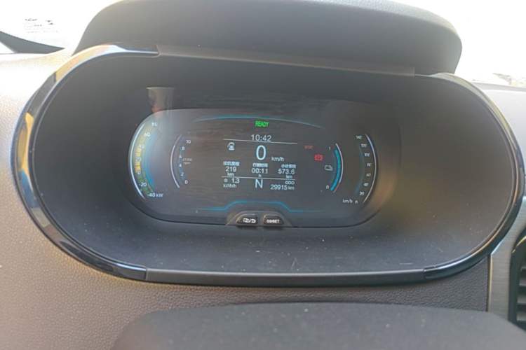 Used Chery QQ Little Ant 2022 Revised Version Sweet Pink Edition Half-Sugar Version Lithium Iron Phosphate 30.7 kWh 30 kW 301 km Instrument Cluster