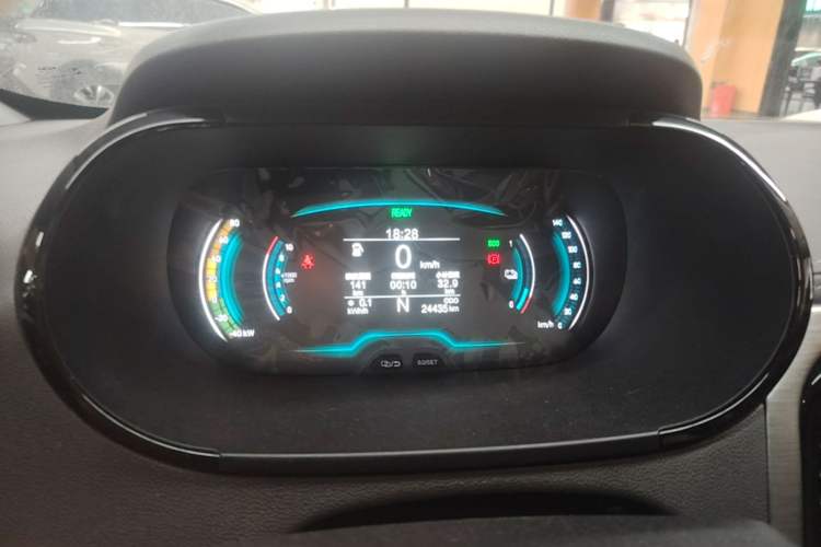 Used Chery QQ Little Ant 2022 Revised Version Sweet Pink Edition Half-Sugar Version Lithium Iron Phosphate 30.7 kWh 30 kW 301 km Instrument Cluster