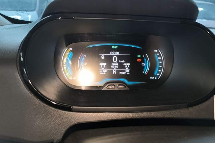 Used Chery QQ Little Ant 2022 Revised Version Sweet Pink Edition Half-Sugar Version Lithium Iron Phosphate 30.7 kWh 30 kW 301 km Instrument Cluster
