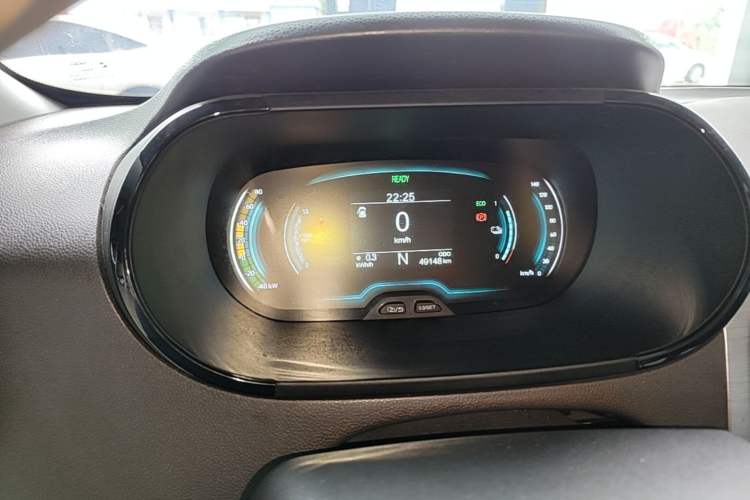 Used Chery QQ Little Ant 2022 Sweet Pink Edition Half-Sugar Version Lithium Iron Phosphate 29.2 kWh 30 kW 301 km Instrument Cluster