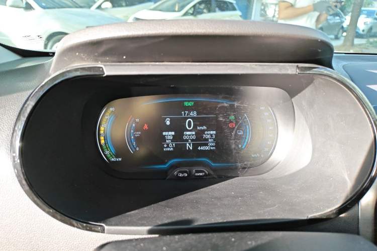 Used Chery QQ Little Ant 2022 Restyled Version Sweet Pink Edition Half-Sugar Version 28.8 kWh 30 kW 301 km Instrument Cluster
