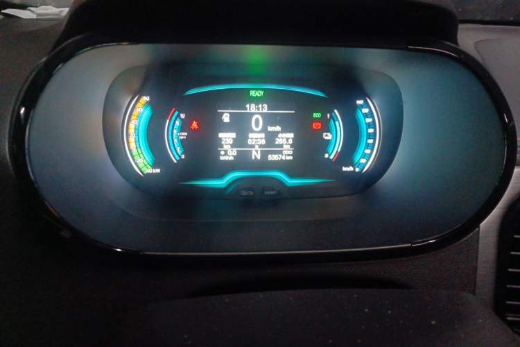 Used Chery QQ Little Ant 2022 Revised Version Sweet Pink Edition Half-Sugar Version Lithium Iron Phosphate 30.7 kWh 30 kW 301 km Instrument Cluster