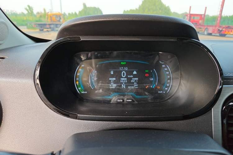 Used Chery QQ Little Ant 2022 Sweet Pink Edition Low-Sugar Version 30kW 301km Range Instrument Cluster