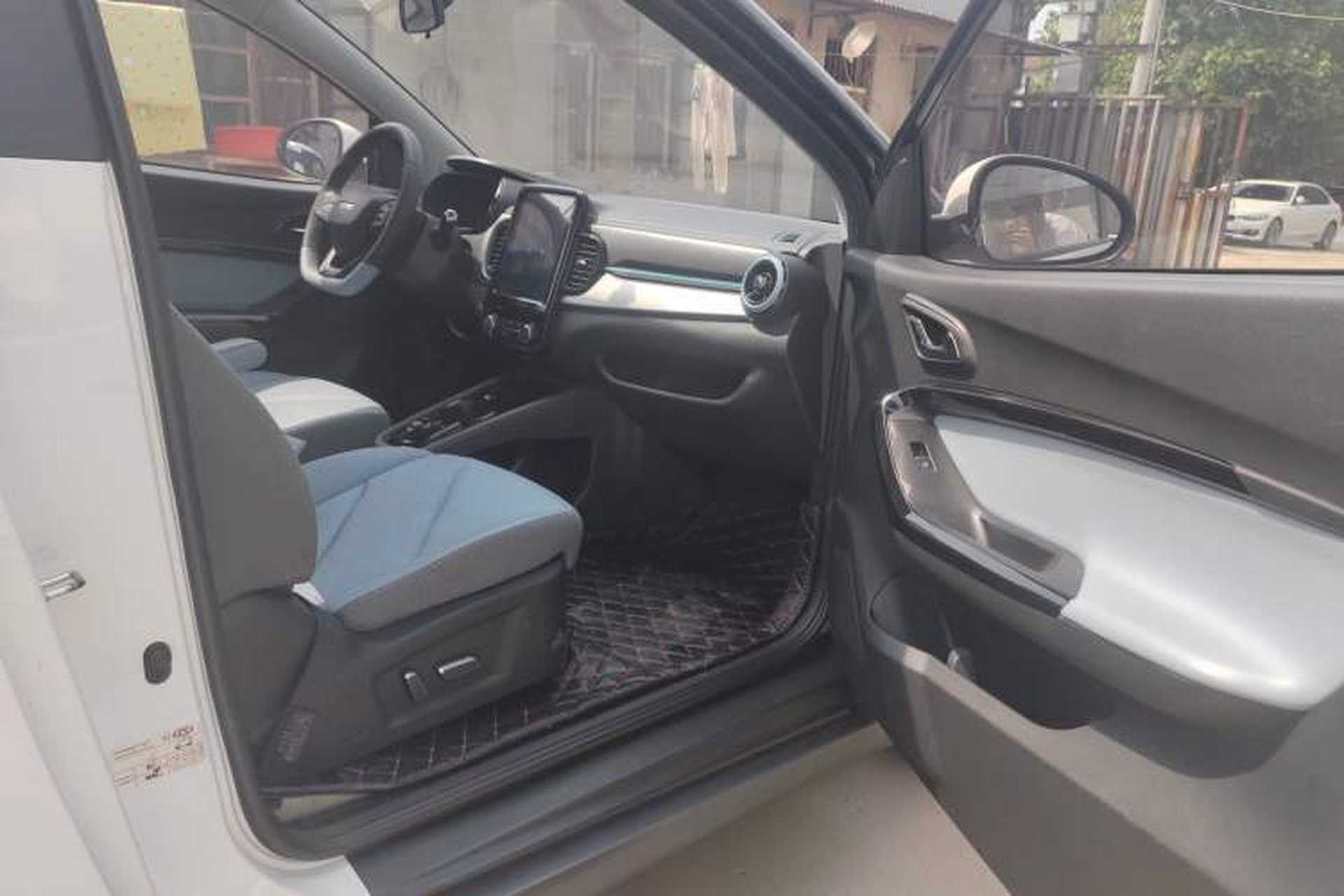 Used Chery QQ Little Ant 2022 Revised Version Sweet Pink Edition Half-Sugar Version Lithium Iron Phosphate 30.7 kWh 30 kW 301 km Interior 1