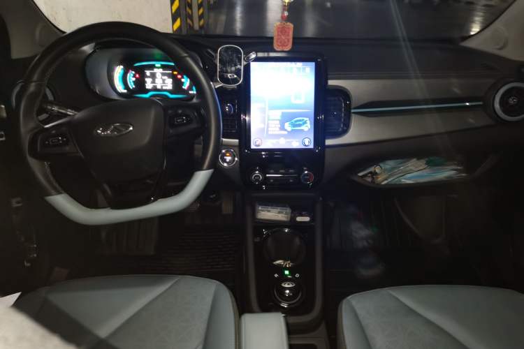 Used Chery QQ Little Ant 2022 Revised Version Sweet Pink Edition Half-Sugar Version Lithium Iron Phosphate 30.7 kWh 30 kW 301 km Interior 2