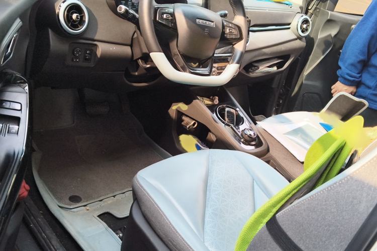 Used Chery QQ Little Ant 2022 Sweet Pink Edition Full-Sugar Version Lithium Iron Phosphate 30 kW 301 km Interior 3