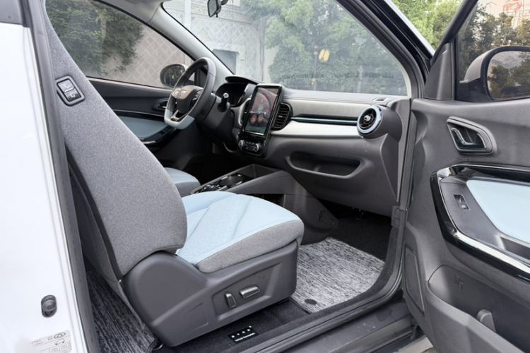 Used Chery QQ Little Ant 2022 Sweet Pink Edition Half-Sugar Version Lithium Iron Phosphate 30 kW 301 km Interior 4
