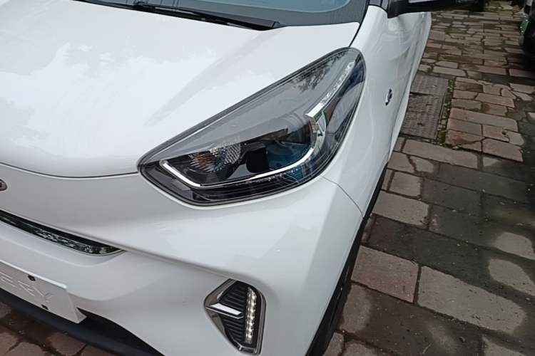 Used Chery QQ Little Ant 2022 Revised Version 2 Sweet Pink Edition Full-Sugar Version Lithium Iron Phosphate 30.7 kWh 30 kW 301 km Left Front Headlight