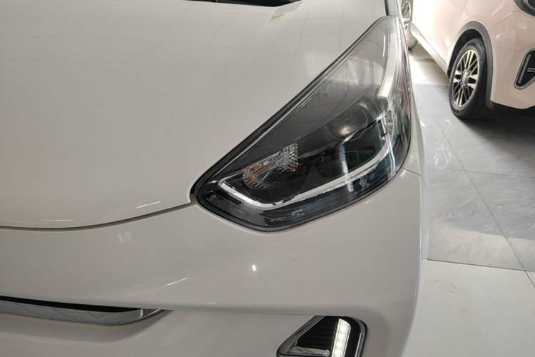 Used Chery QQ Little Ant 2022 Revised Version Sweet Pink Edition Half-Sugar Version Lithium Iron Phosphate 30.7 kWh 30 kW 301 km Left Front Headlight