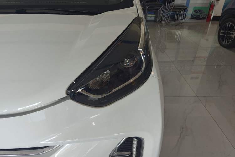 Used Chery QQ Little Ant 2022 Restyled Version Sweet Pink Edition Half-Sugar Version 30.6 kWh 30 kW 301 km Left Front Headlight
