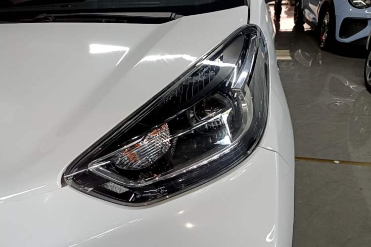Used Chery QQ Little Ant 2022 Sweet Pink Edition Half-Sugar Version 3-Cell Lithium 30kW 301km Left Front Headlight