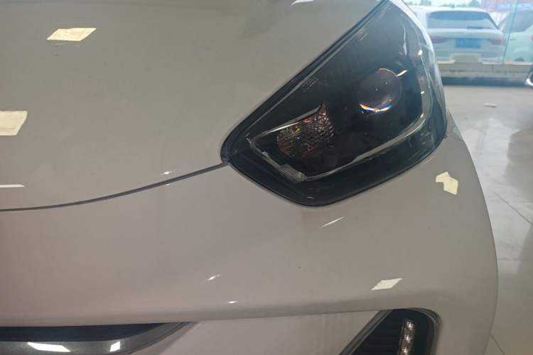 Used Chery QQ Little Ant 2022 Revised Version Sweet Pink Edition Half-Sugar Version Lithium Iron Phosphate 30.7 kWh 30 kW 301 km Left Front Headlight