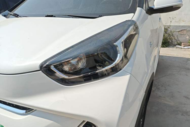 Used Chery QQ Little Ant 2022 Restyled Version Sweet Pink Edition Half-Sugar Version 30.6 kWh 30 kW 301 km Left Front Headlight