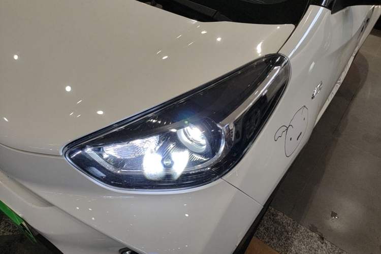 Used Chery QQ Little Ant 2022 Sweet Pink Edition Half-Sugar Version 3-Cell Lithium 30kW 301km Left Front Headlight