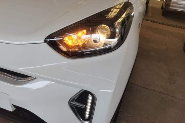 Used Chery QQ Little Ant 2022 Sweet Pink Edition Half-Sugar Version Lithium Iron Phosphate 30 kW 301 km Left Front Headlight