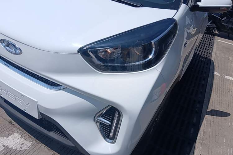 Used Chery QQ Little Ant 2022 Revised Version Sweet Pink Edition Half-Sugar Version Lithium Iron Phosphate 30.7 kWh 30 kW 301 km Left Front Headlight