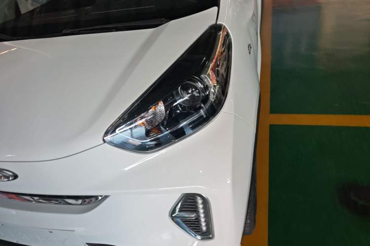 Used Chery QQ Little Ant 2022 Sweet Pink Edition Half-Sugar Version Lithium Iron Phosphate 30 kW 301 km Left Front Headlight