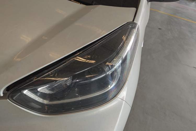 Used Chery QQ Little Ant 2022 Revised Version Sweet Pink Edition Half-Sugar Version Lithium Iron Phosphate 30.7 kWh 30 kW 301 km Left Front Headlight