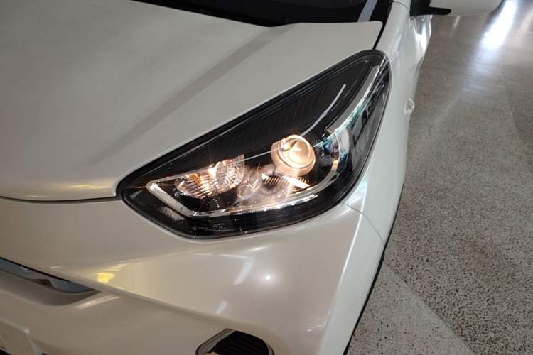 Used Chery QQ Little Ant 2022 Sweet Pink Edition Half-Sugar Version Lithium Iron Phosphate 30 kW 301 km Left Front Headlight