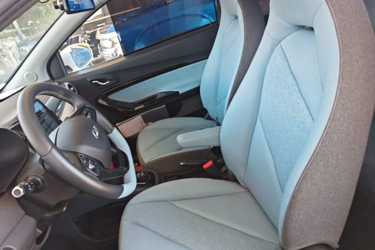 Used Chery QQ Little Ant 2022 Restyled Version Sweet Pink Edition Low-Sugar Version Lithium Iron Phosphate Battery 30.7 kWh 30 kW 301 km Left Front Seat