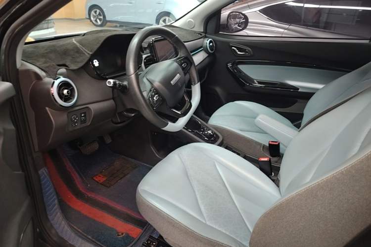 Used Chery QQ Little Ant 2022 Sweet Pink Edition Half-Sugar Version 3-Cell Lithium 30kW 301km Left Front Seat