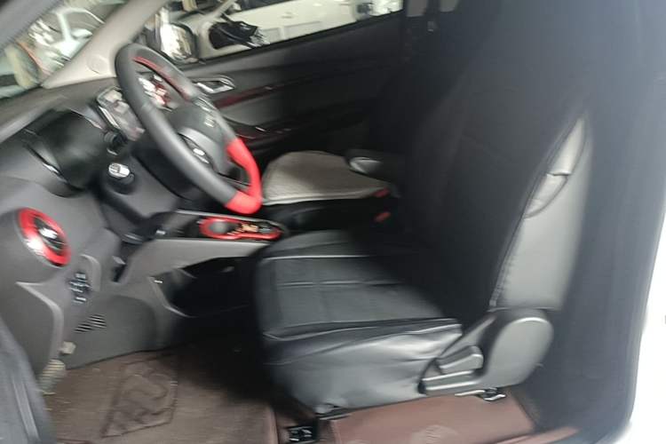 Used Chery QQ Little Ant 2022 Sweet Pink Edition Half-Sugar Version 3-Cell Lithium 30kW 301km Left Front Seat