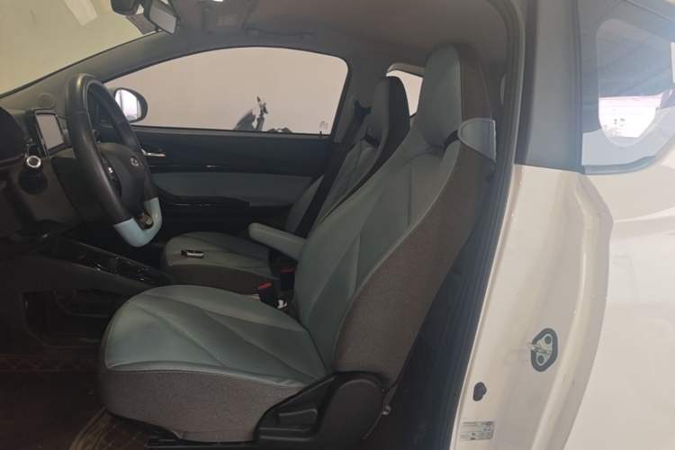 Used Chery QQ Little Ant 2022 Revised Version Sweet Pink Edition Half-Sugar Version Lithium Iron Phosphate 30.7 kWh 30 kW 301 km Left Front Seat