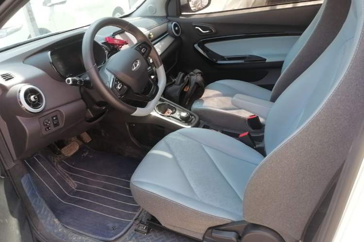 Used Chery QQ Little Ant 2022 Restyled Version Sweet Pink Edition Half-Sugar Version 28.8 kWh 30 kW 301 km Left Front Seat