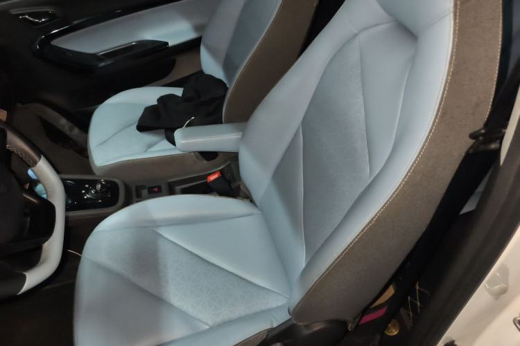 Used Chery QQ Little Ant 2022 Revised Version Sweet Pink Edition Half-Sugar Version Lithium Iron Phosphate 30.7 kWh 30 kW 301 km Left Front Seat