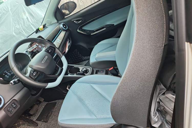 Used Chery QQ Little Ant 2022 Revised Version Sweet Pink Edition Half-Sugar Version Lithium Iron Phosphate 30.7 kWh 30 kW 301 km Left Front Seat
