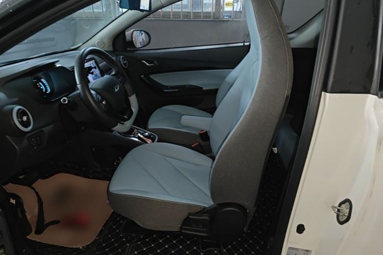 Used Chery QQ Little Ant 2022 Revised Version Sweet Pink Edition Half-Sugar Version Lithium Iron Phosphate 30.7 kWh 30 kW 301 km Left Front Seat