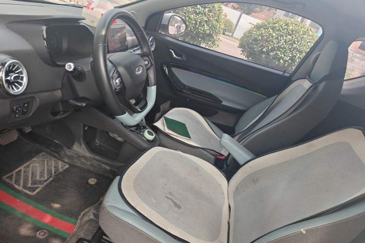 Used Chery QQ Little Ant 2022 Restyled Version Sweet Pink Edition Half-Sugar Version 30.6 kWh 30 kW 301 km Left Front Seat