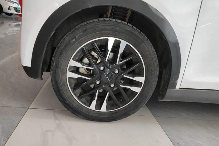 Used Chery QQ Little Ant 2022 Revised Version Sweet Pink Edition Half-Sugar Version Lithium Iron Phosphate 30.7 kWh 30 kW 301 km Left Front Wheel Hub
