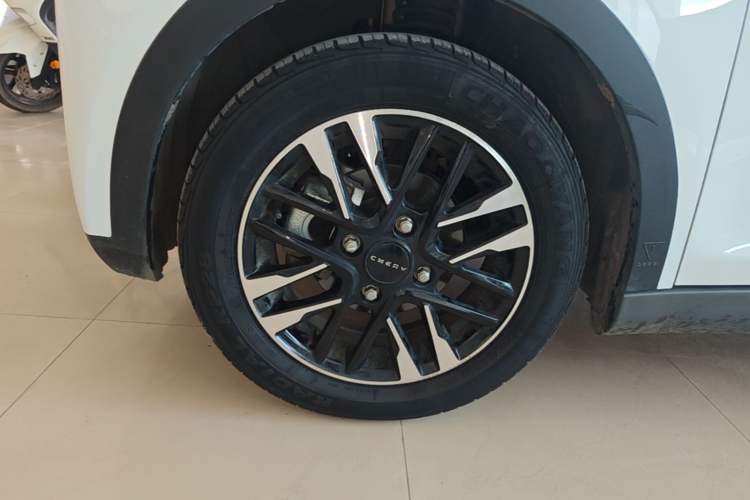 Used Chery QQ Little Ant 2022 Revised Version Sweet Pink Edition Half-Sugar Version Lithium Iron Phosphate 30.7 kWh 30 kW 301 km Left Front Wheel Hub