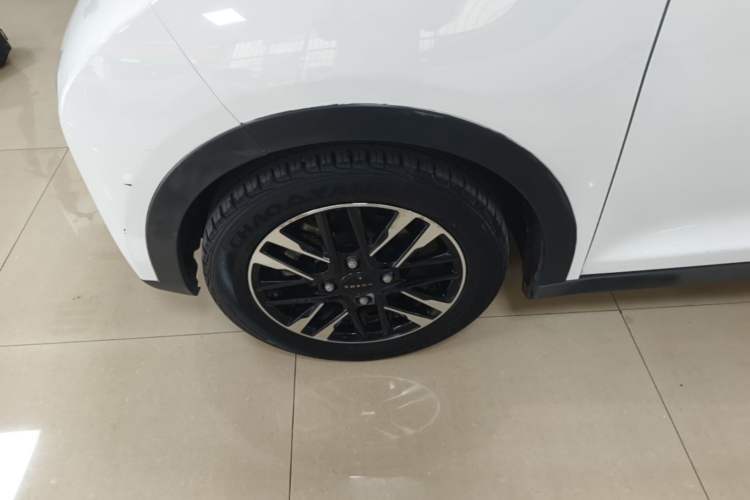 Used Chery QQ Little Ant 2022 Restyled Version Sweet Pink Edition Half-Sugar Version 28.8 kWh 30 kW 301 km Left Front Wheel Hub