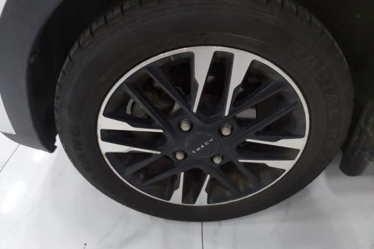 Used Chery QQ Little Ant 2022 Sweet Pink Edition Half-Sugar Version Lithium Iron Phosphate 30 kW 301 km Left Front Wheel Hub