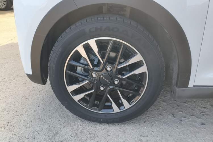 Used Chery QQ Little Ant 2022 Sweet Pink Edition Full-Sugar Version Lithium Iron Phosphate 30 kW 301 km Left Front Wheel Hub