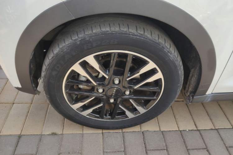Used Chery QQ Little Ant 2022 Sweet Pink Edition Half-Sugar Version Lithium Iron Phosphate 30 kW 301 km Left Front Wheel Hub