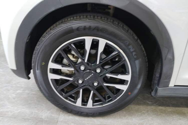 Used Chery QQ Little Ant 2022 Updated Version Sweet Pink Edition Full Sugar Version Lithium Iron Phosphate 30.7 kWh 30 kW 301 km Left Front Wheel Hub
