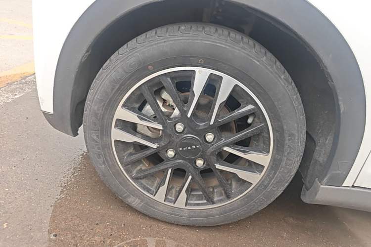 Used Chery QQ Little Ant 2022 Sweet Pink Edition Half-Sugar Version Lithium Iron Phosphate 30 kW 301 km Left Front Wheel Hub