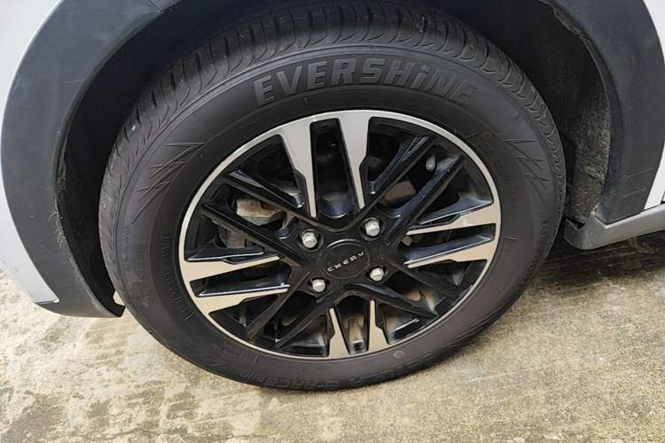 Used Chery QQ Little Ant 2022 Sweet Pink Edition Half-Sugar Version Lithium Iron Phosphate 30 kW 301 km Left Front Wheel Hub