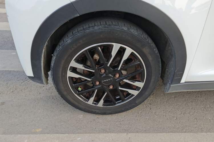 Used Chery QQ Little Ant 2022 Sweet Pink Edition Low-Sugar Version 30kW 301km Range Left Front Wheel Hub
