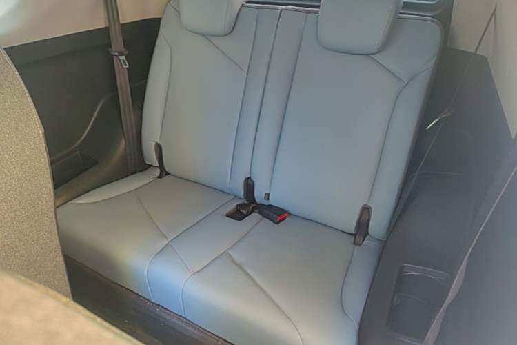 Used Chery QQ Little Ant 2022 Revised Version Sweet Pink Edition Half-Sugar Version Lithium Iron Phosphate 30.7 kWh 30 kW 301 km Left Rear Seat
