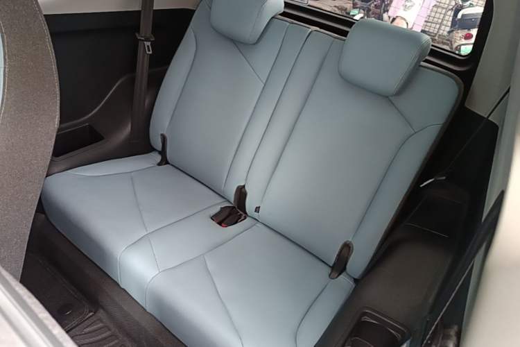 Used Chery QQ Little Ant 2022 Revised Version 2 Sweet Pink Edition Full-Sugar Version Lithium Iron Phosphate 30.7 kWh 30 kW 301 km Left Rear Seat